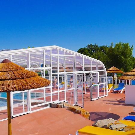 Camping Les Brillas Les Moutiers Екстериор снимка