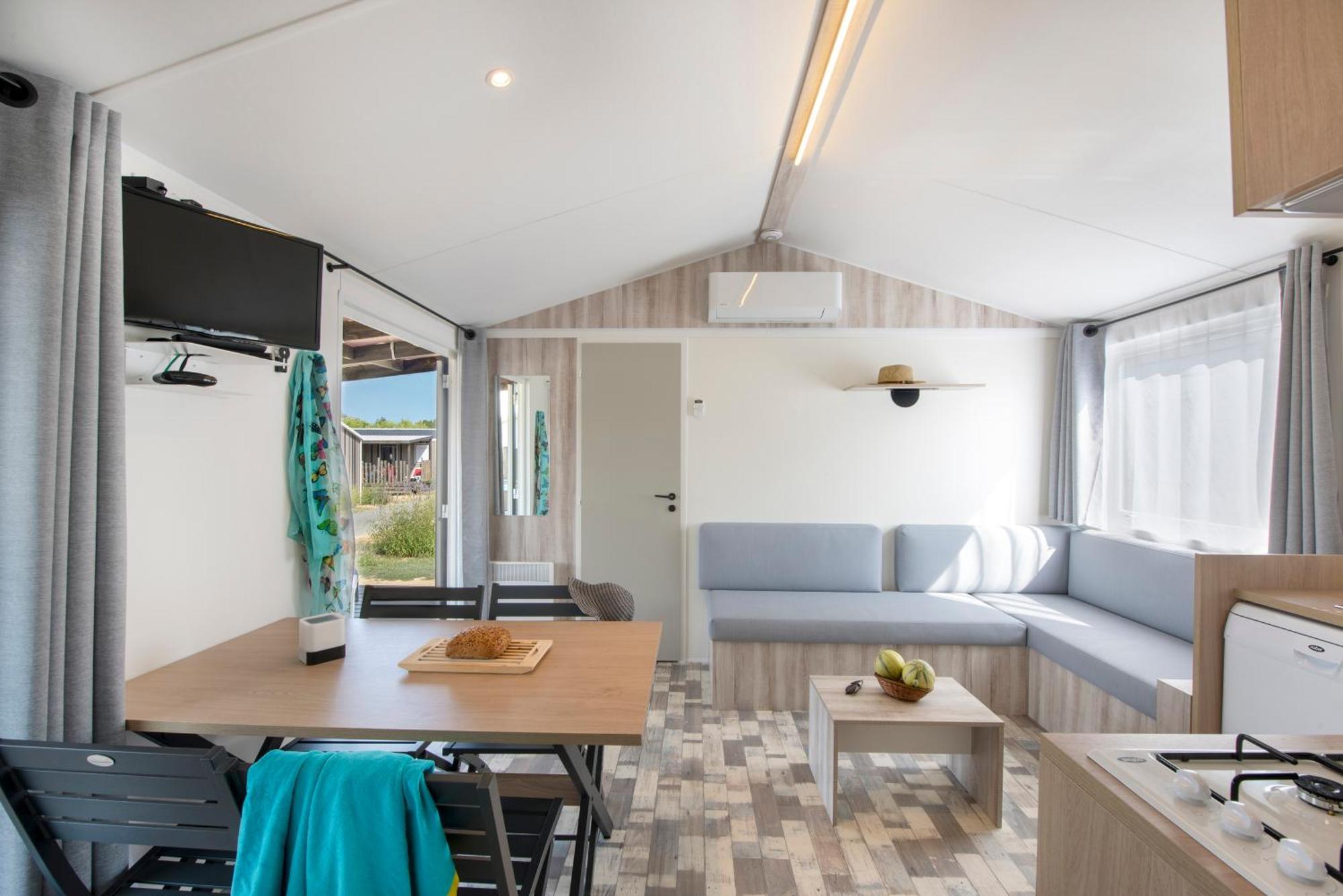 Camping Les Brillas Les Moutiers Екстериор снимка